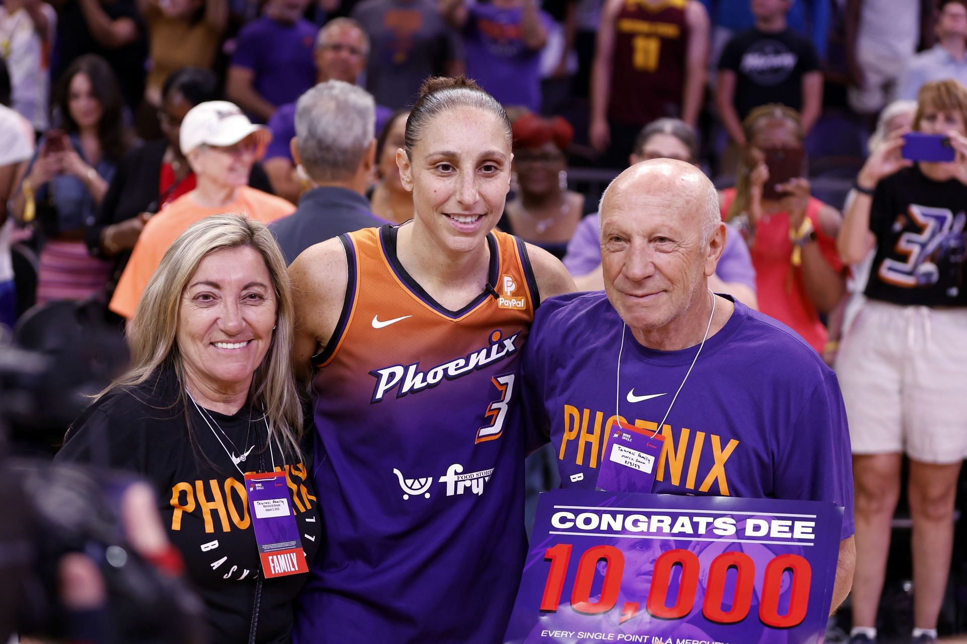 Diana Taurasi becomes first WNBA player to reach 10,000 points