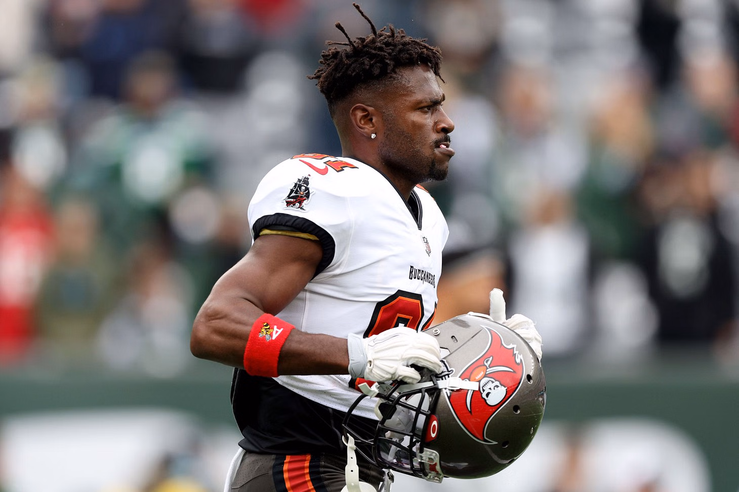 How Old Is Antonio Brown? NFL Star’s Age And Comeback Talk How Old Is Antonio Brown? | Antonio Brown's Age Revealed