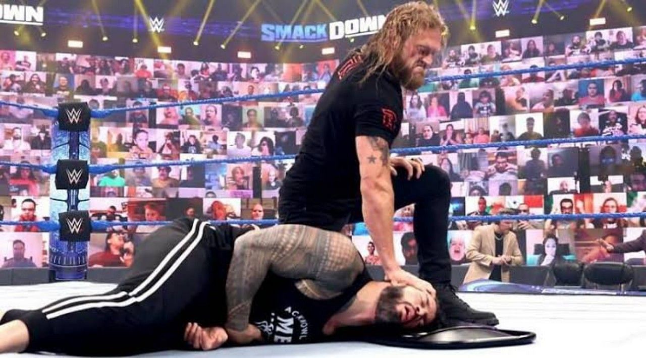 WWE सुपरस्टार्स ऐज और रोमन रेंस 