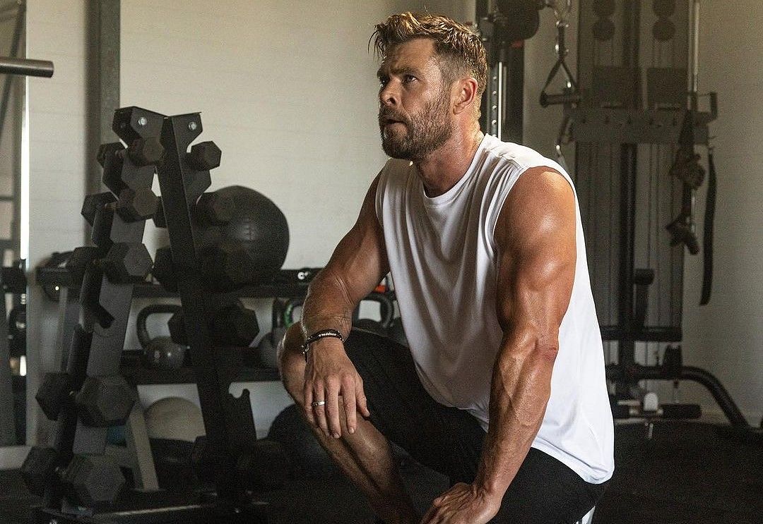 Chris Hemsworth Raises the Bar Again with a New Shirtless 'Full-Body ...
