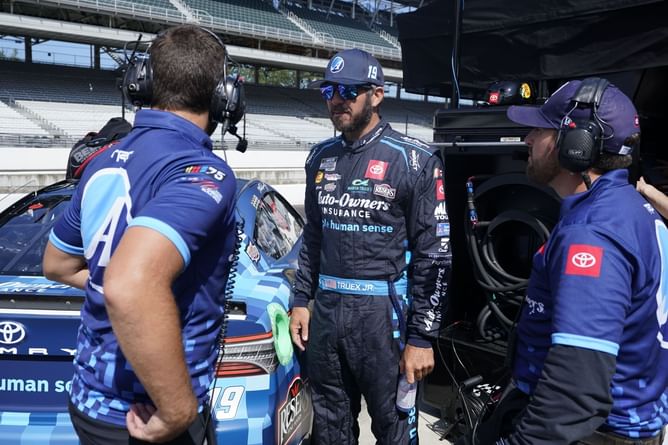 Can Martin Truex Jr. win the regular NASCAR championship at Watkins Glen?