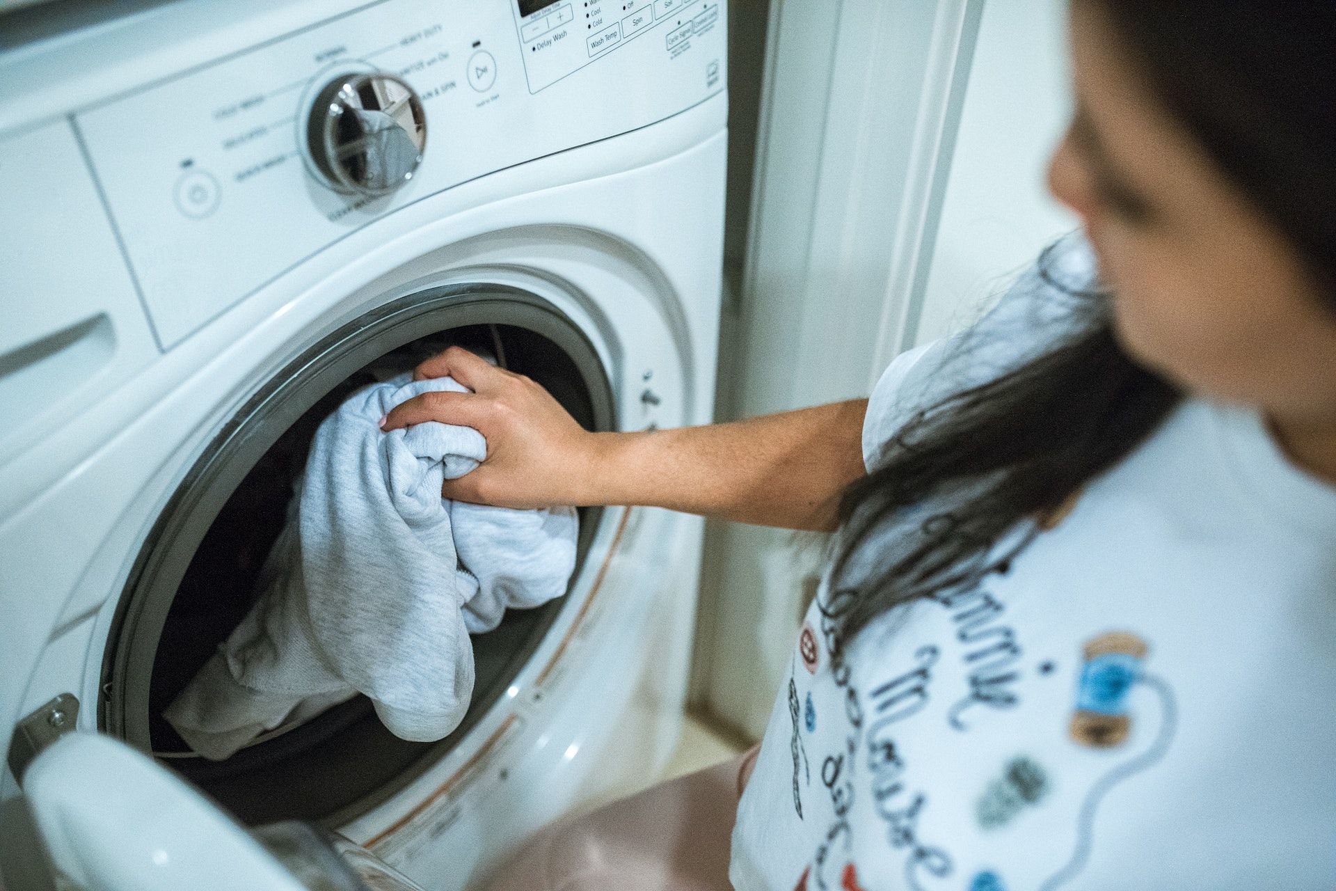 Use liquid detergent to wash clothes. (Photo via Pexels/RDNE Stock project)