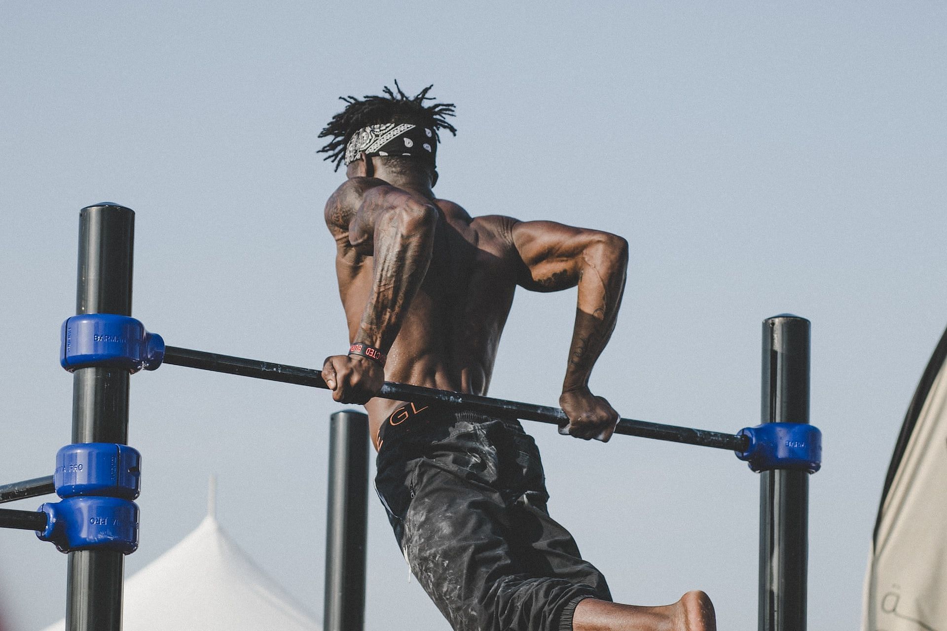 Bodyweight dips (Photo via Kate Trysh/Unsplash)