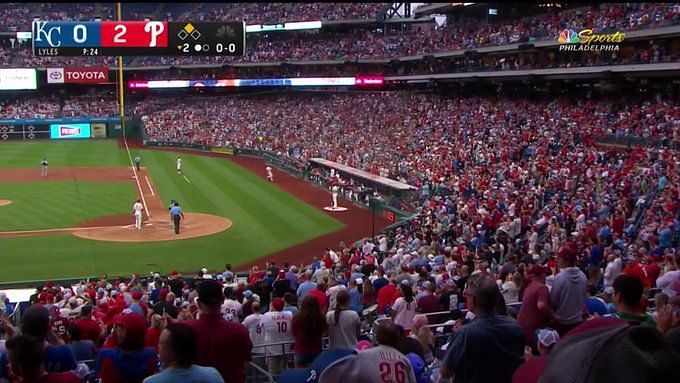 WATCH: Philadelphia Phillies fans give a struggling $300,000,000