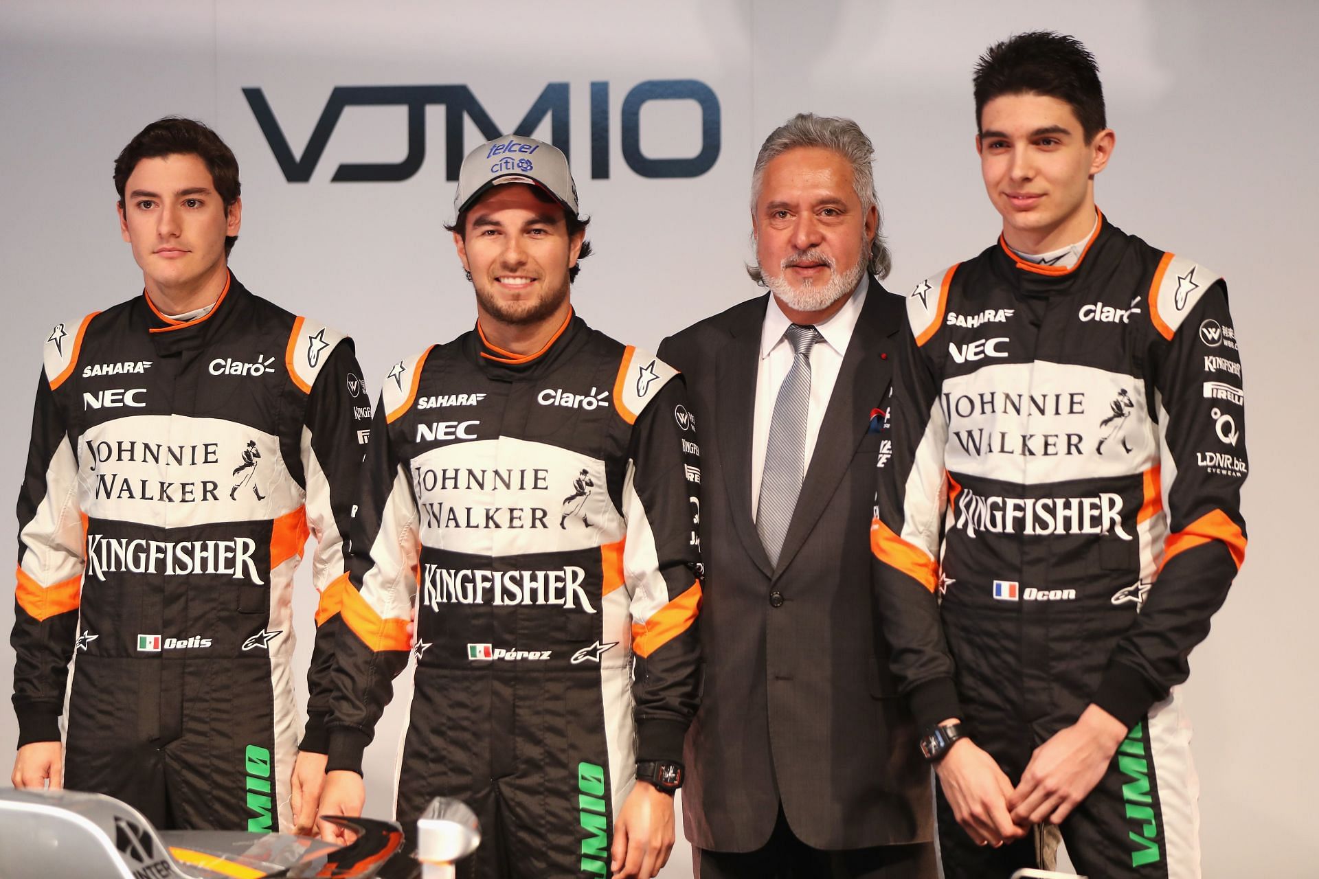 Vijay Mallya with his Sahara Force India Crew (Photo by Mark Thompson/Getty Images)