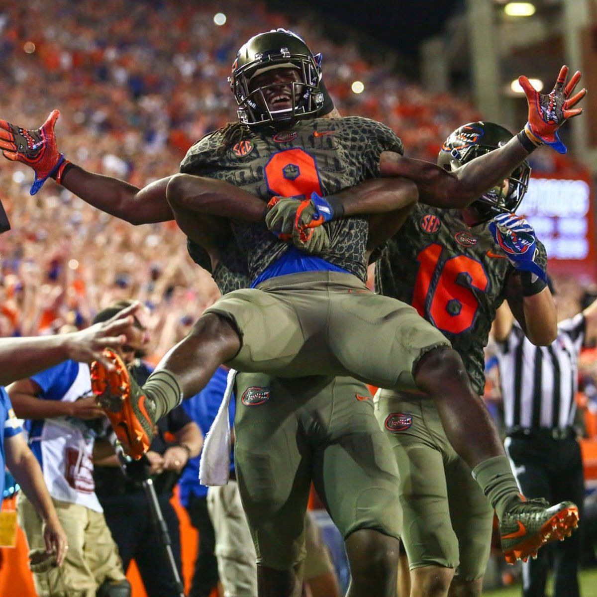 The 10 worst college football uniforms of all time