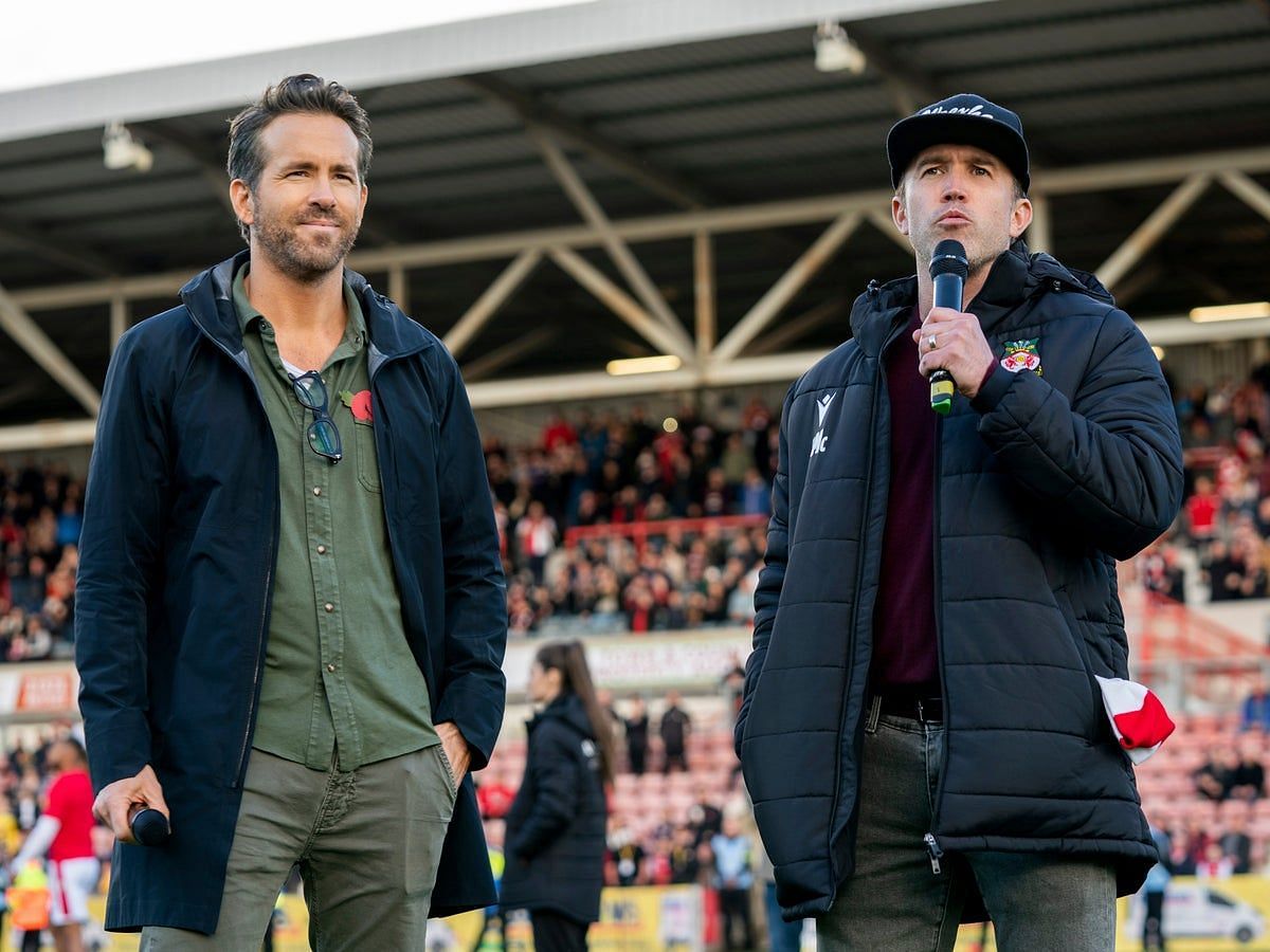 Wrexham AFC co-owners Ryan Reynolds and Rob McElhenney (image via Twitter/@sdpnsports)