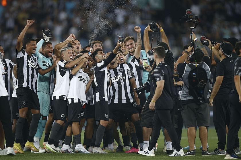 Botafogo's squad celebration after winning the Taça Rio (a