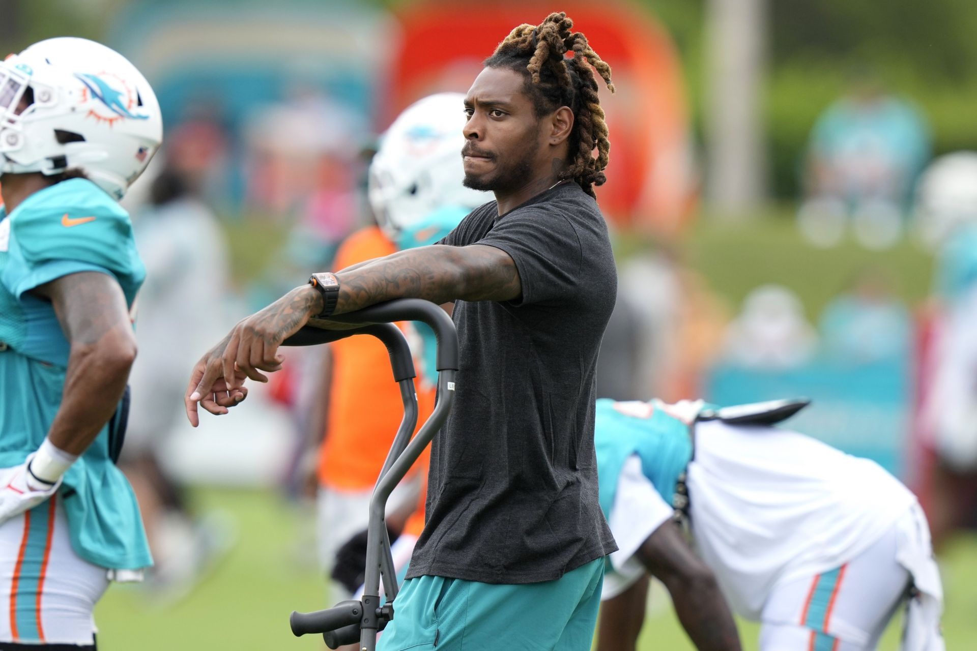 Dolphins' Wilkins, Sieler excelling on defense with large snap counts