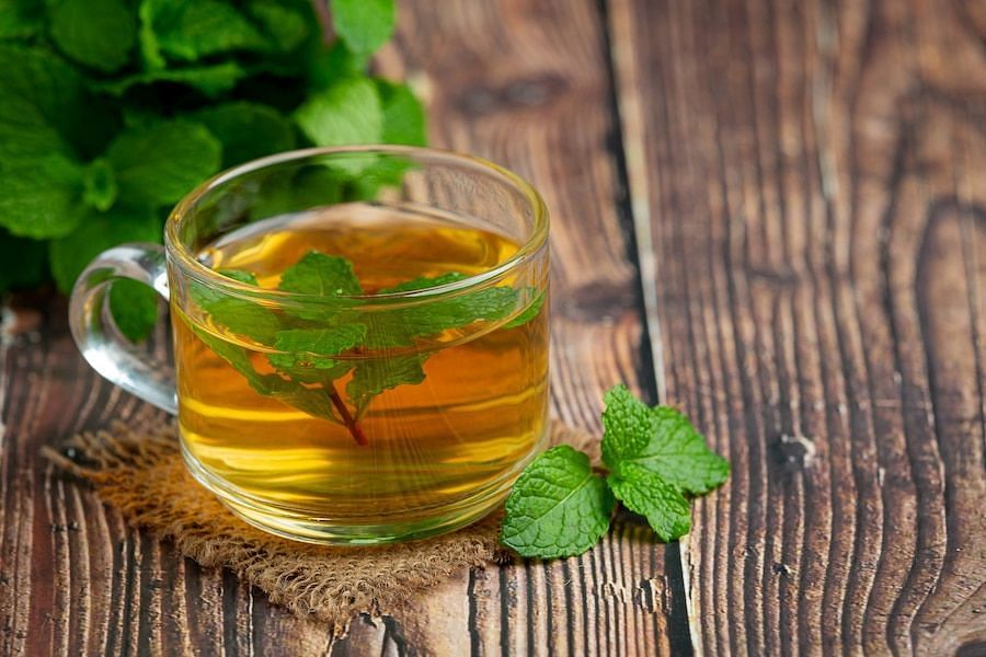 Is Green Tea Acidic  (Image via freepik/jcomp)