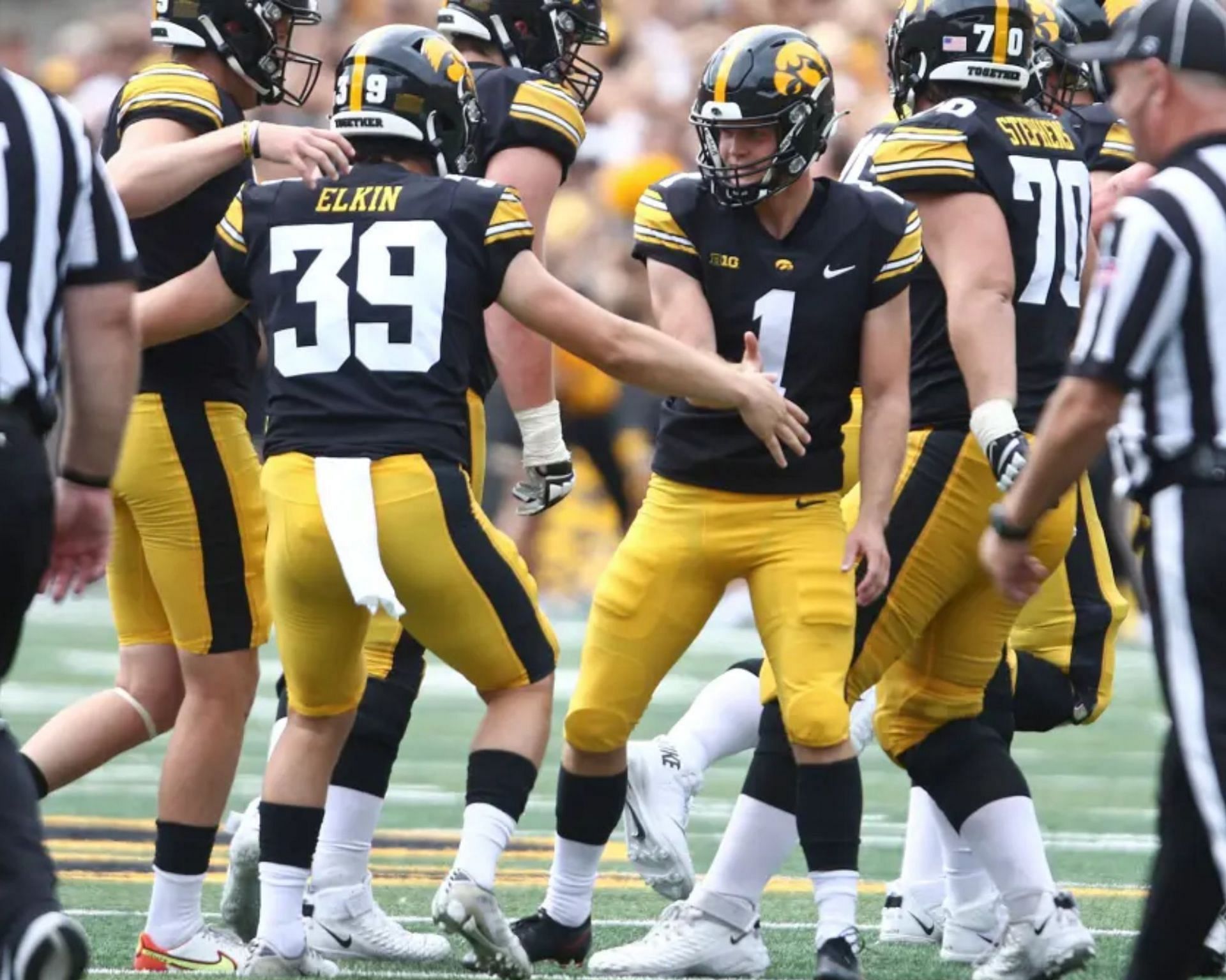 Iowa Hawkeyes kicker Aaron Blom