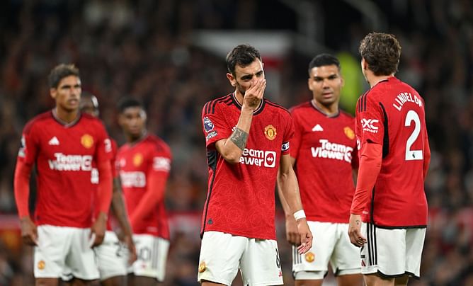 Bruno Fernandes wonders if Jon Moss will apologise to Manchester United dressing room after penalty incident against Tottenham