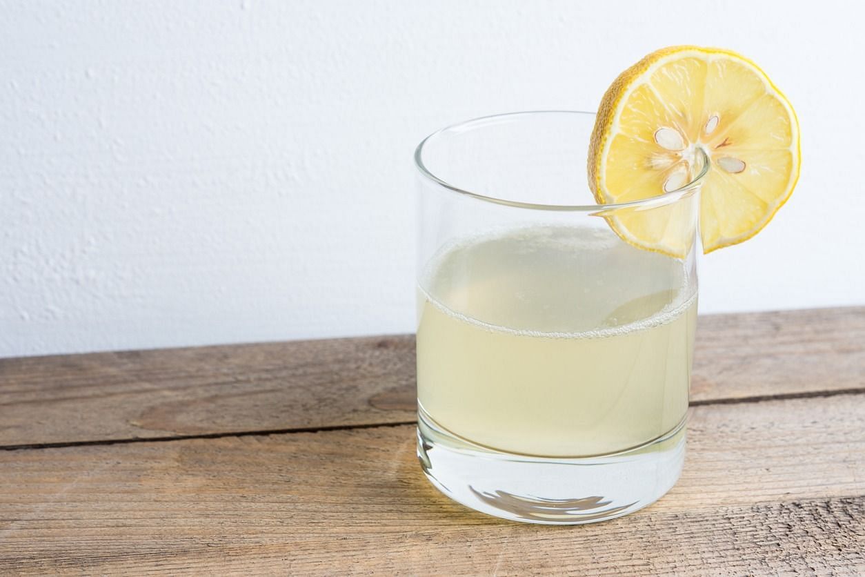 Lemon and saltwater (image via Pexels)