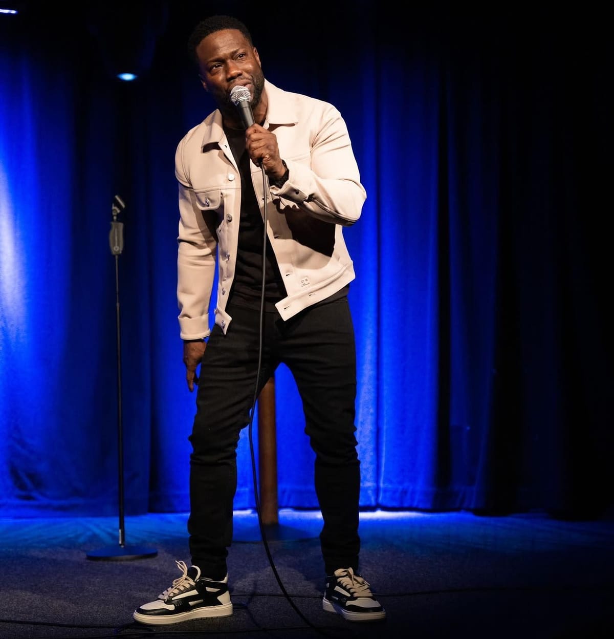 How old is Kevin Hart?