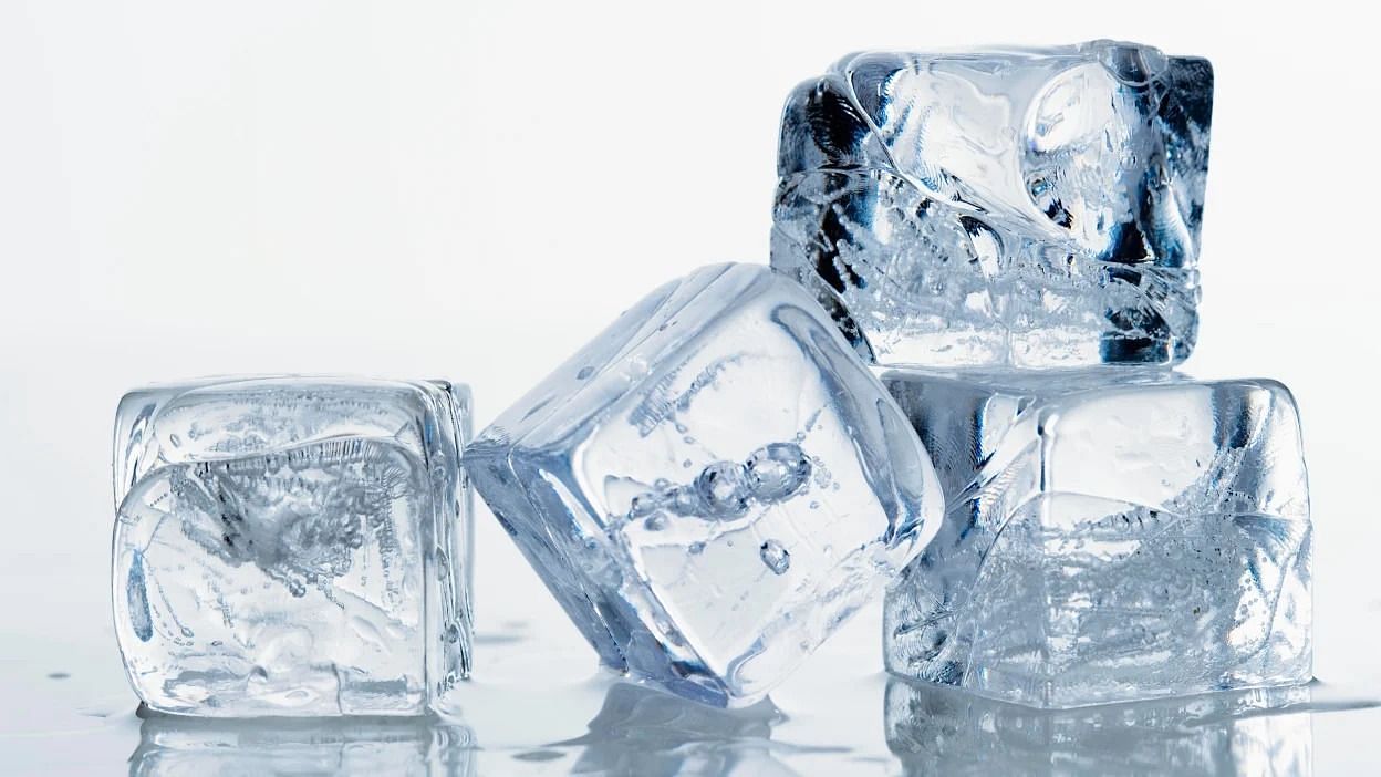 Medicinal benefits of ice cubes (Image via Getty Images)