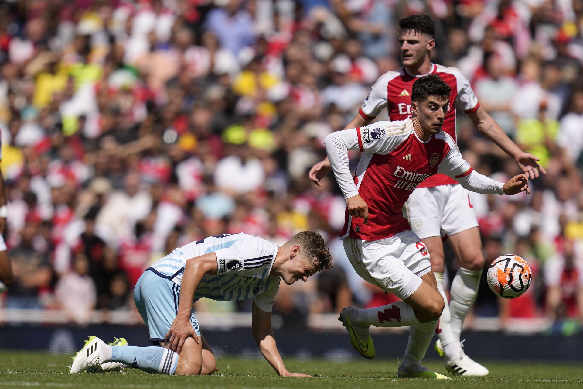 Arsenal beat Forest 2-1 in Premier League opener