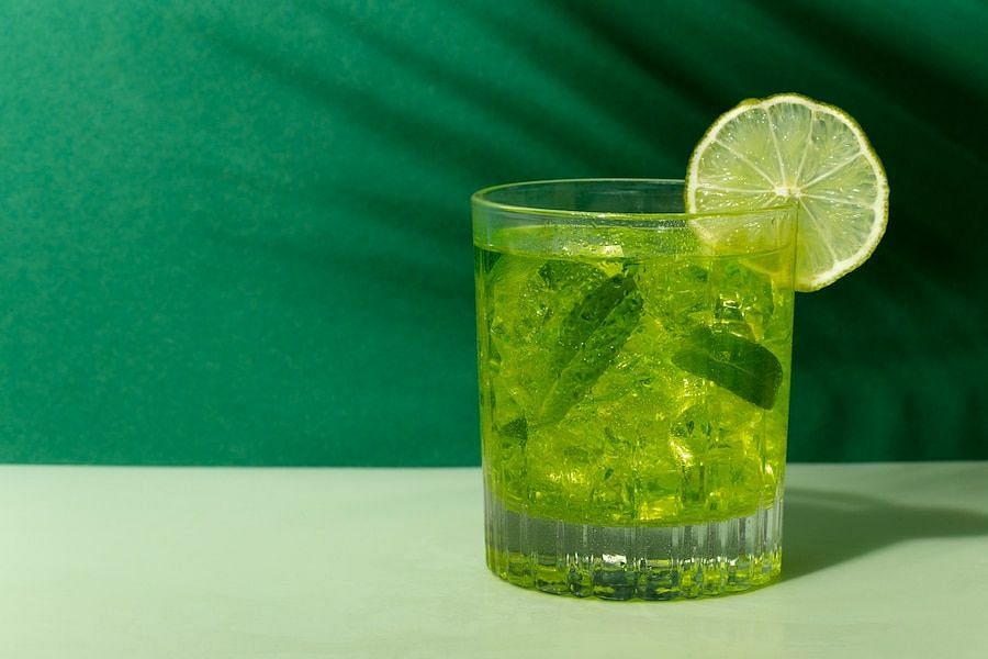 Green soda (Image via Freepik)