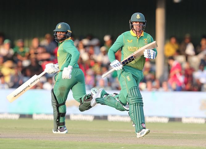 "With Quinny, at times, you can expect anything"- Temba Bavuma reveals he had no clue about Quinton de Kock's ODI retirement