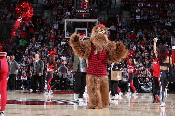 Portland Trail Blazers introduce new mascot: 'Douglas Fur