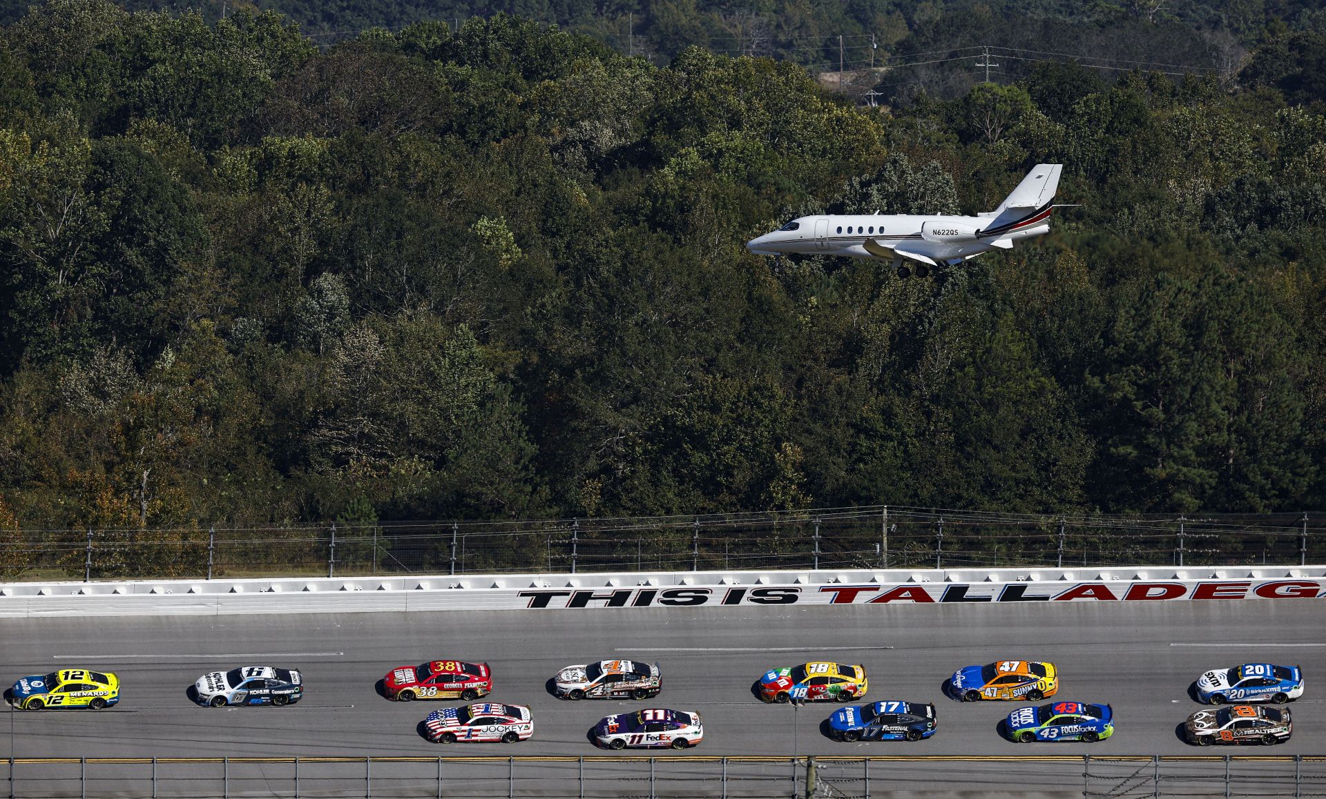 How to watch NASCAR Coke Zero Sugar 400 Cup Series, Washington Commanders,  Navy vs. Notre Dame this Saturday – NBC4 Washington