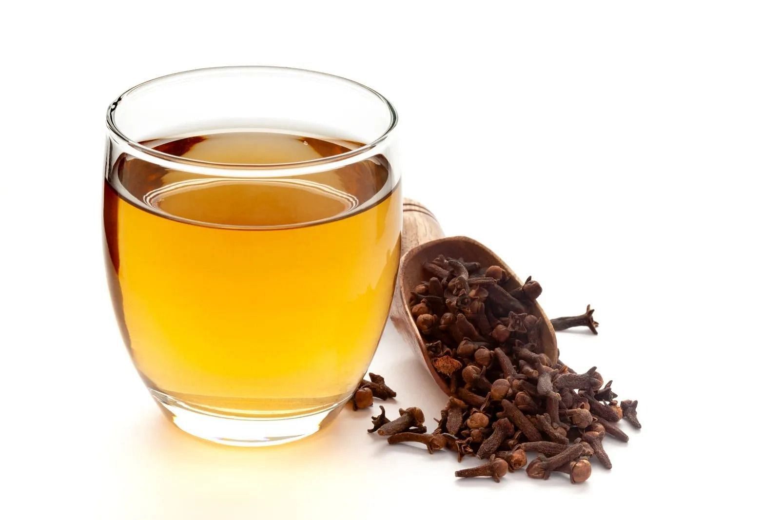 Clove tea benefits (Image via Getty Images)