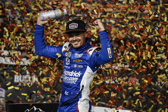 “90% of the dirt tracks he runs have less lights”: Kyle Larson called out by Brad Keselowski in hilarious manner