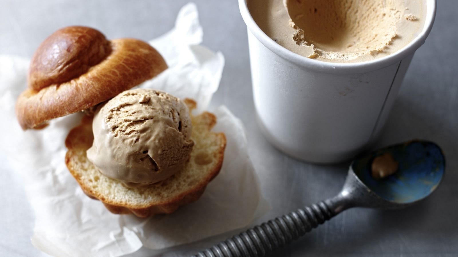 Caffeine in coffee ice cream (Image via Getty Images)