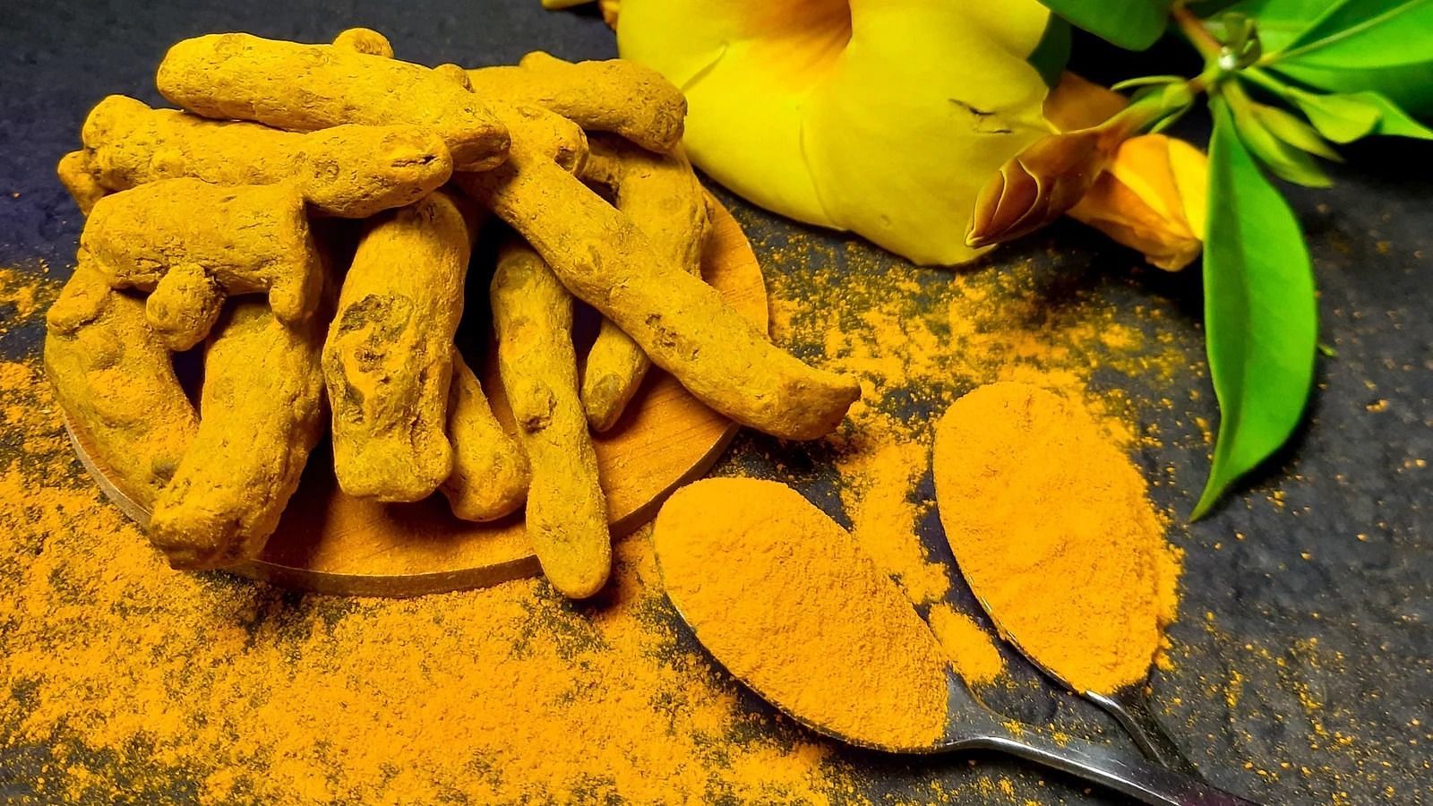 Side effects of turmeric (Image via Getty Images)