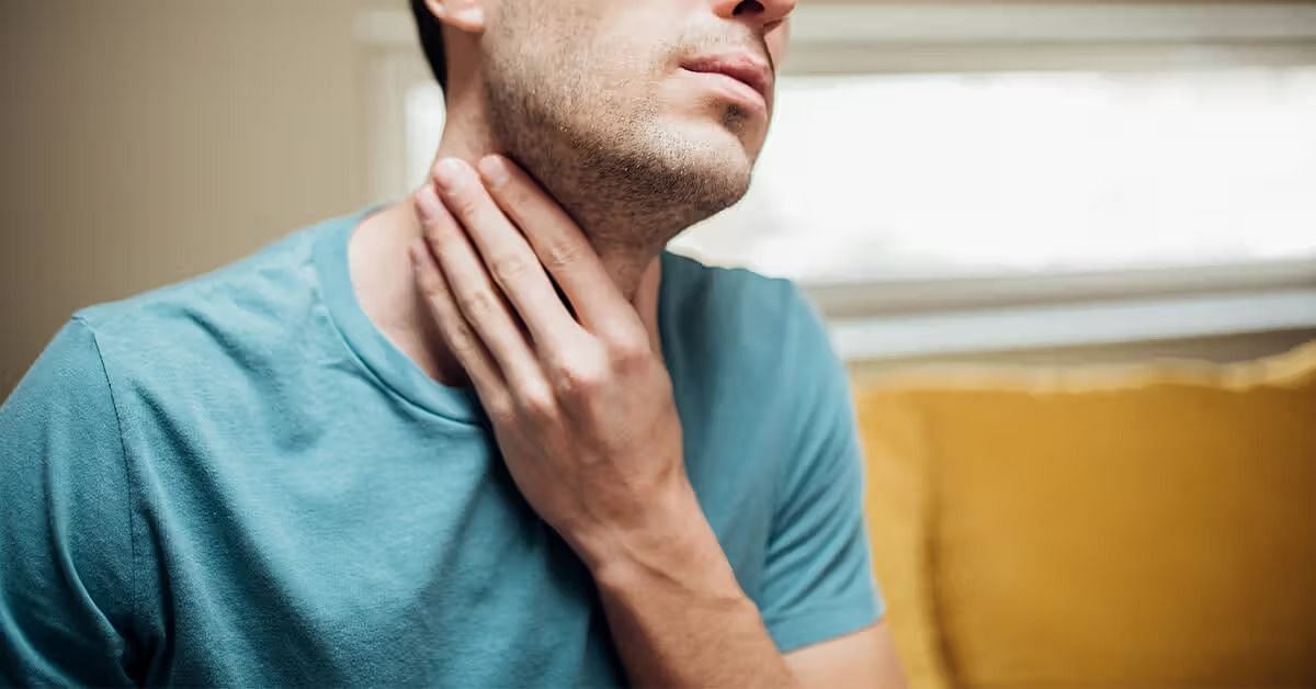 Itchy throat remedies to alleviate discomfort (Image via Getty Images)