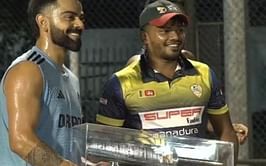 Asia Cup 2023: पाकिस्तान के खिलाफ मुकाबले से पहले कोहली को श्रीलंकाई फैन ने दिया खास गिफ्ट, देखें यहां