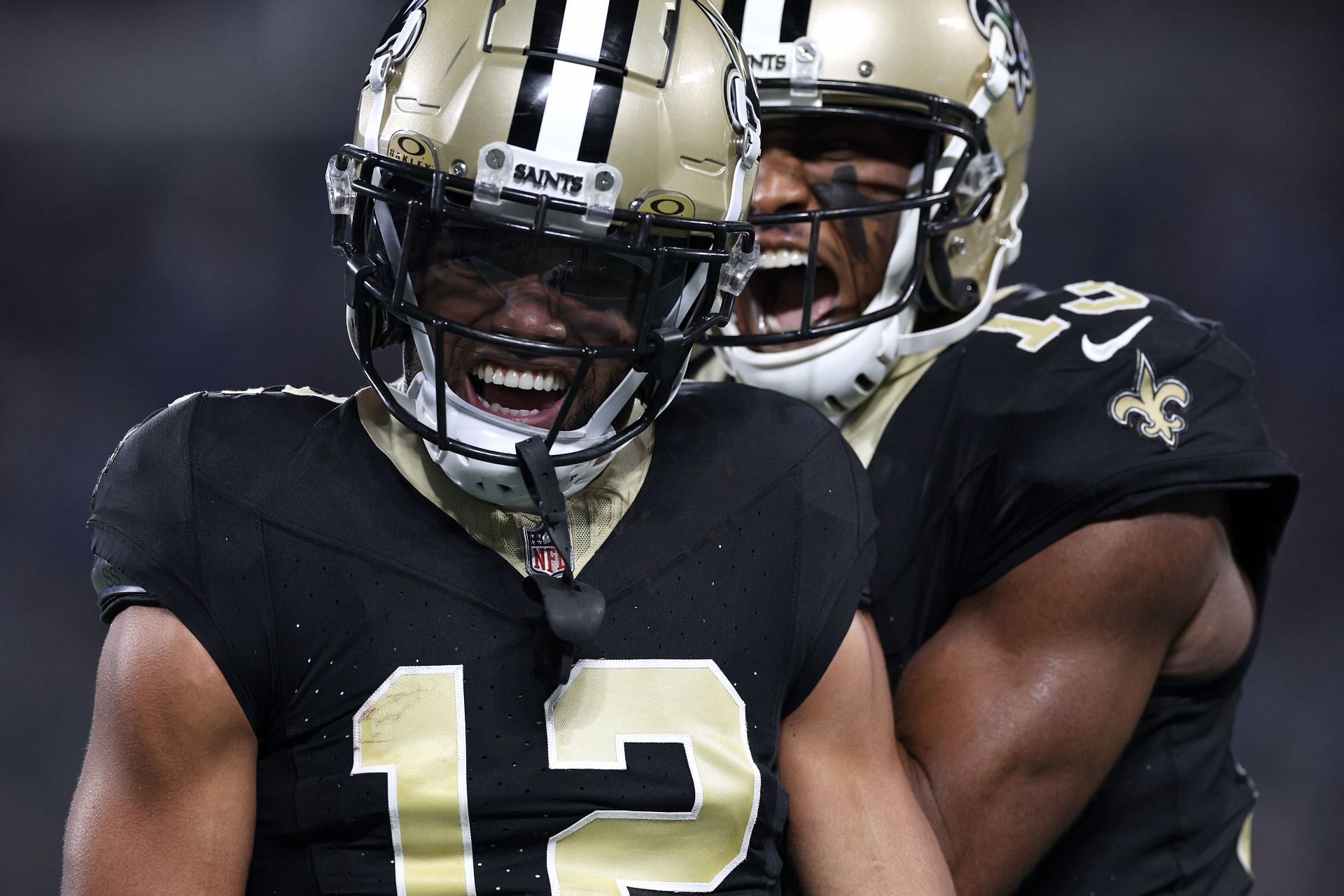 WATCH: NFL legend meets with Saints' WR Chris Olave before TNF - A to Z  Sports