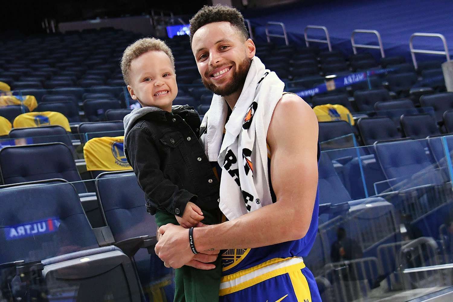 Steph Curry starts to train his son, Canon