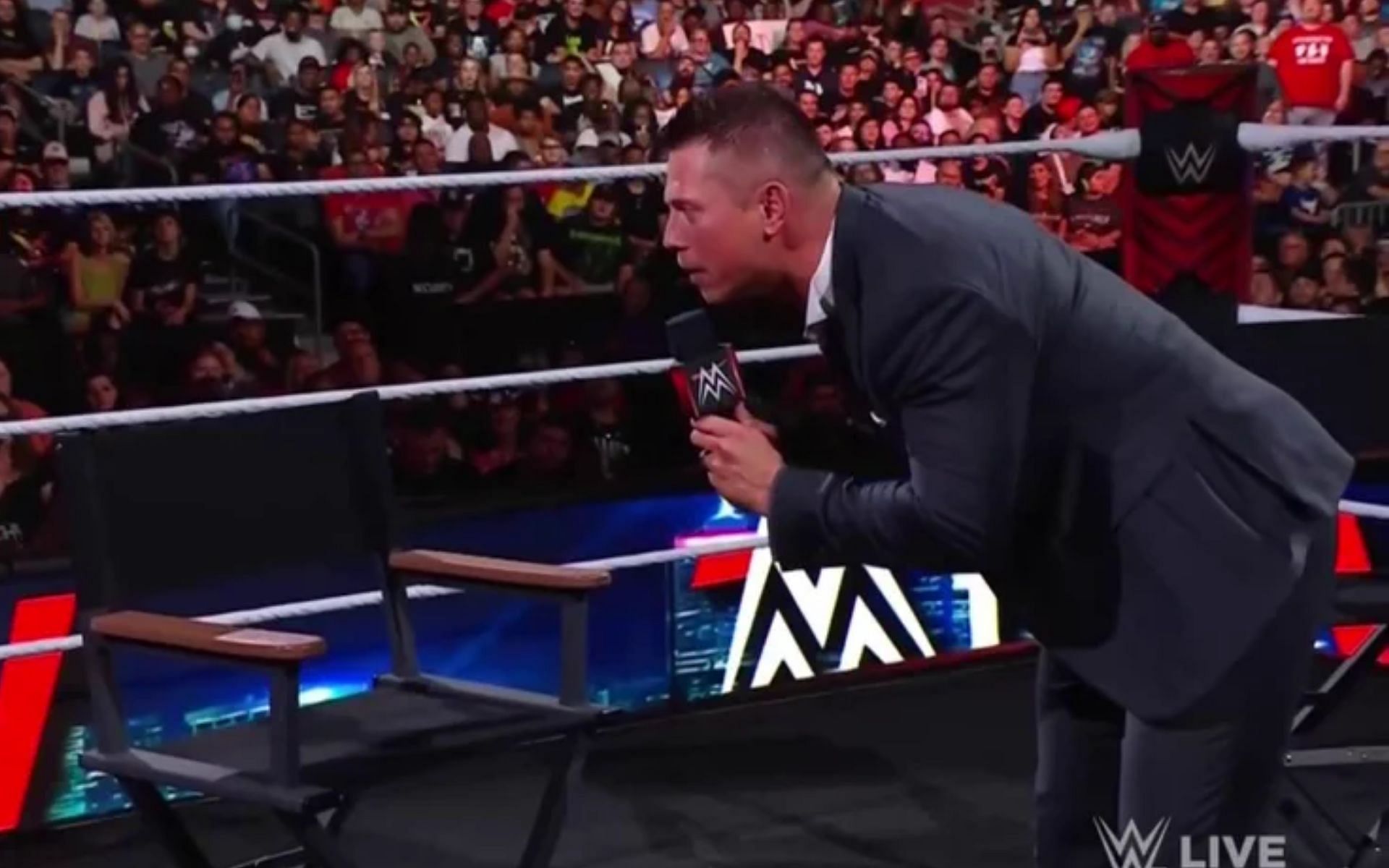 [VIDEO] The Miz Pretends To Fight Legendary 25-time Champion On RAW ...