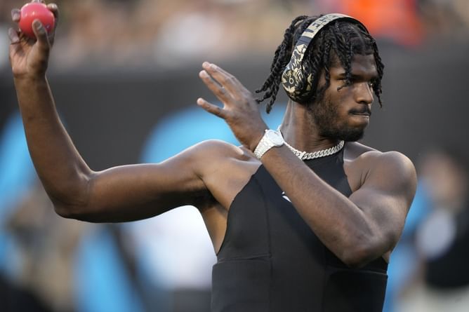"Locked for QB1 with Caleb? Lmao" - CFB world reacts to Desmond Howard's recent comparison for Shedeur Sanders after Colorado's Week 3 success