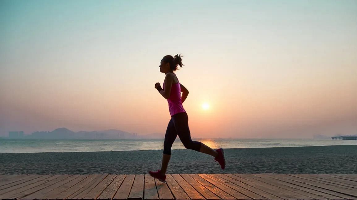 Working out (Image via Getty Images)