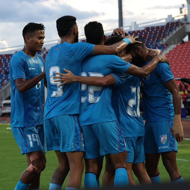 WATCH: Iraq goalkeeper Jalal Hasan fumbles the ball into his own net as India take the lead
