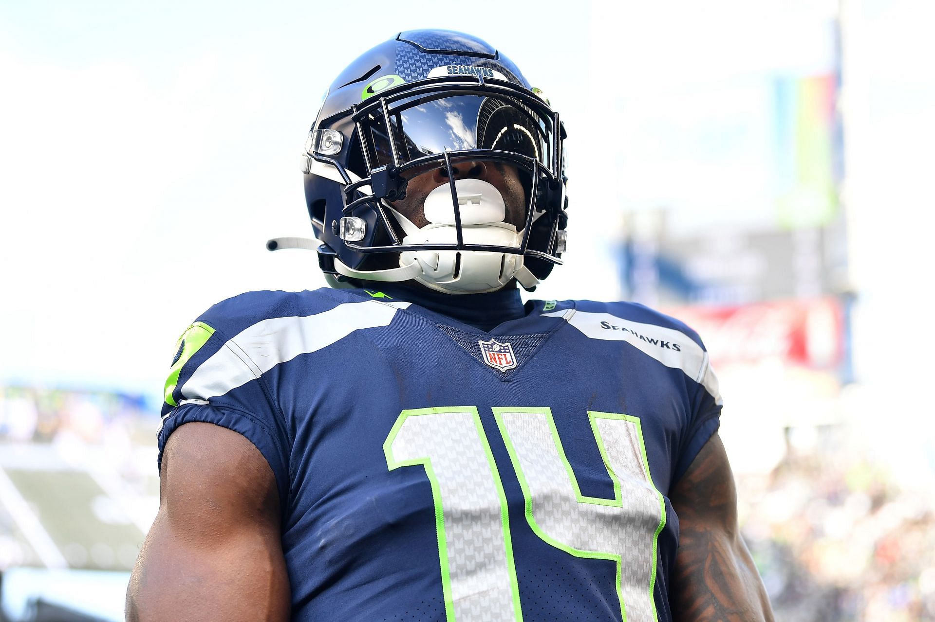 Injury Update: Seahawks WR DK Metcalf questionable to return with rib  injury - Field Gulls