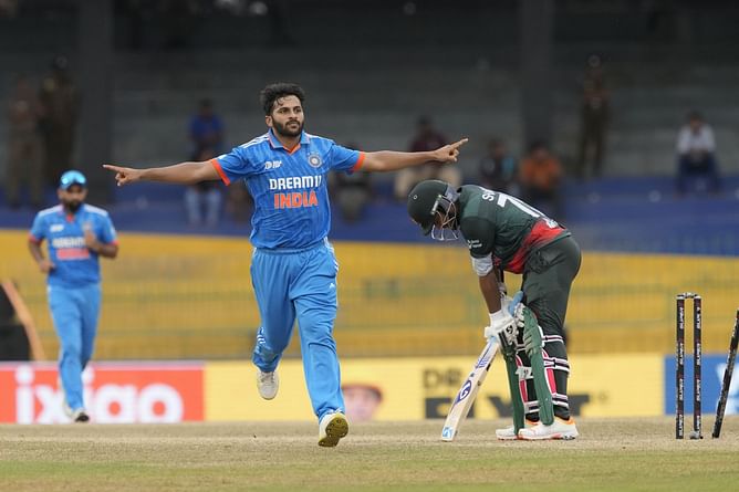 "He will probably play most of the matches in the World Cup" - Sanjay Bangar on Shardul Thakur being given the new ball vs Bangladesh