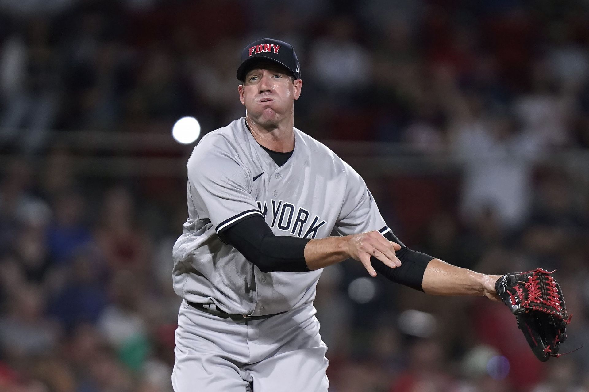 Zach McAllister, Indians agree to 1-year, $2.45 million contract