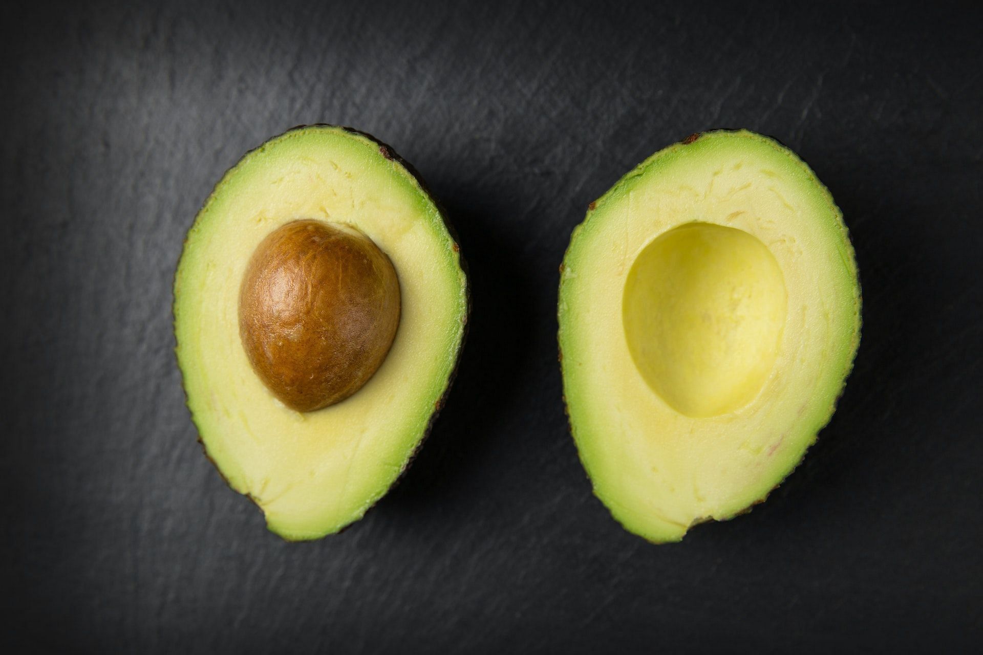 Avocados are a source of vitamins C and E. (Image via Pexels/Foodie Factor)