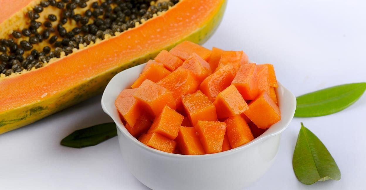 Weight loss with papaya (Image via Getty Images)