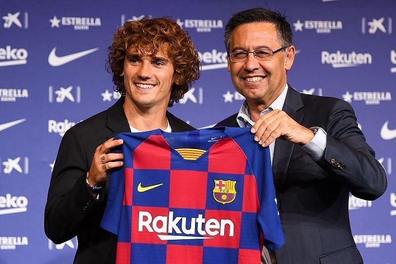 Barcelona president Josep Maria Bartomeu presents Antoine Griezmann in the summer of 2019. He may now be looking to sell the player.
