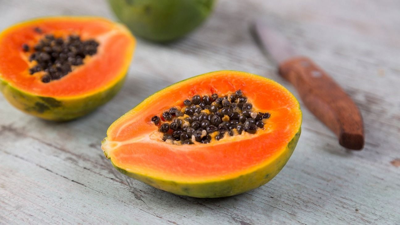 Weight loss with papaya (Image via Getty Images)