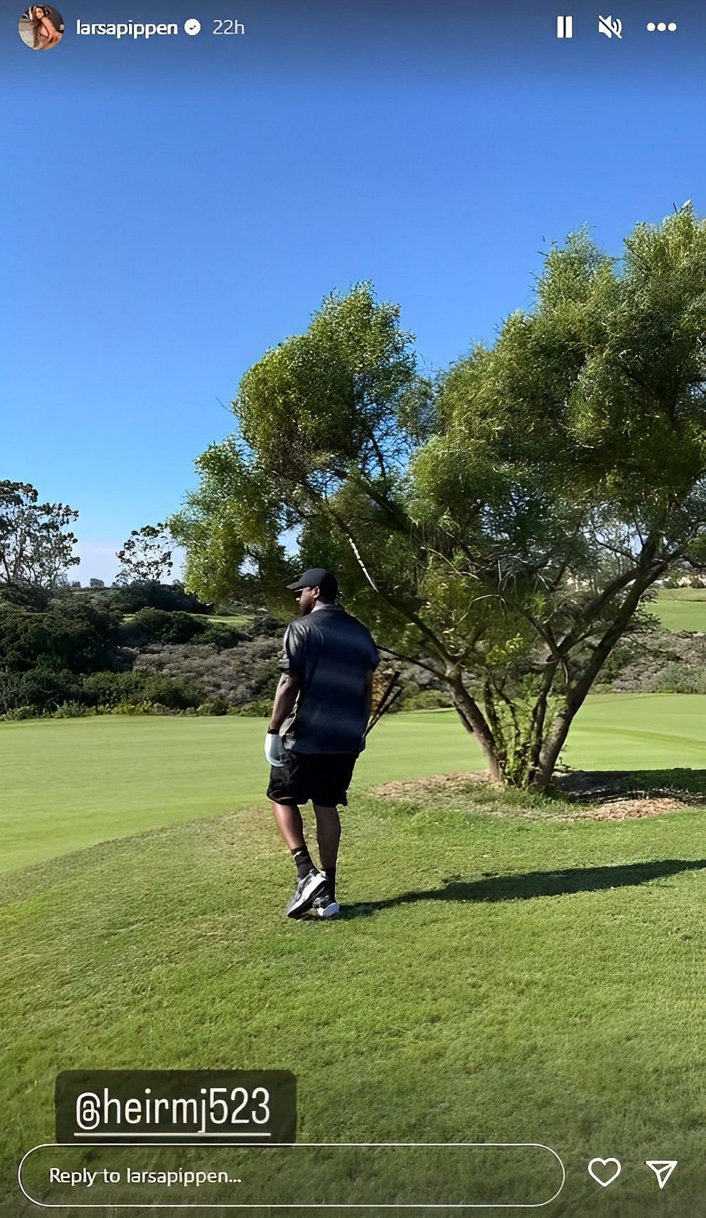 Jordan strolls around the golf course