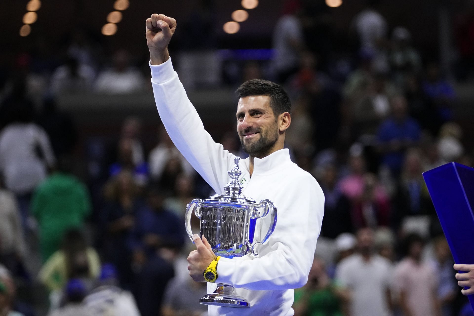 The Serb poses with the 2023 US Open trophy
