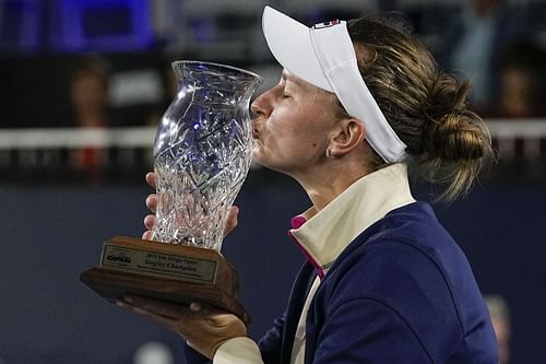 Barbora Krejcikova with the San Diego Open trophy.