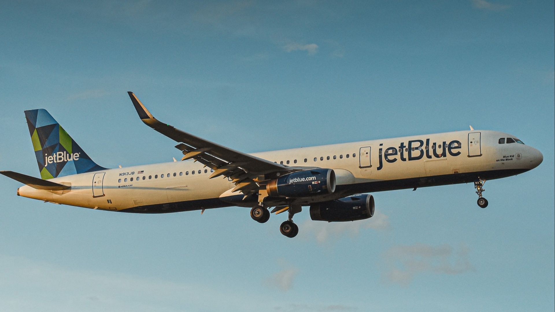 Severe turbulence leaves 8 JetBlue passengers hospitalized (Photo by Sachin Amjhad on Unsplash)