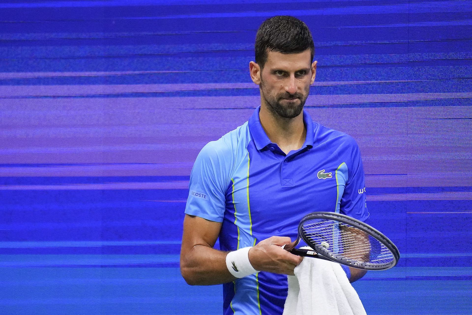 watch-novak-djokovic-uses-davis-cup-press-conference-to-learn-spanish