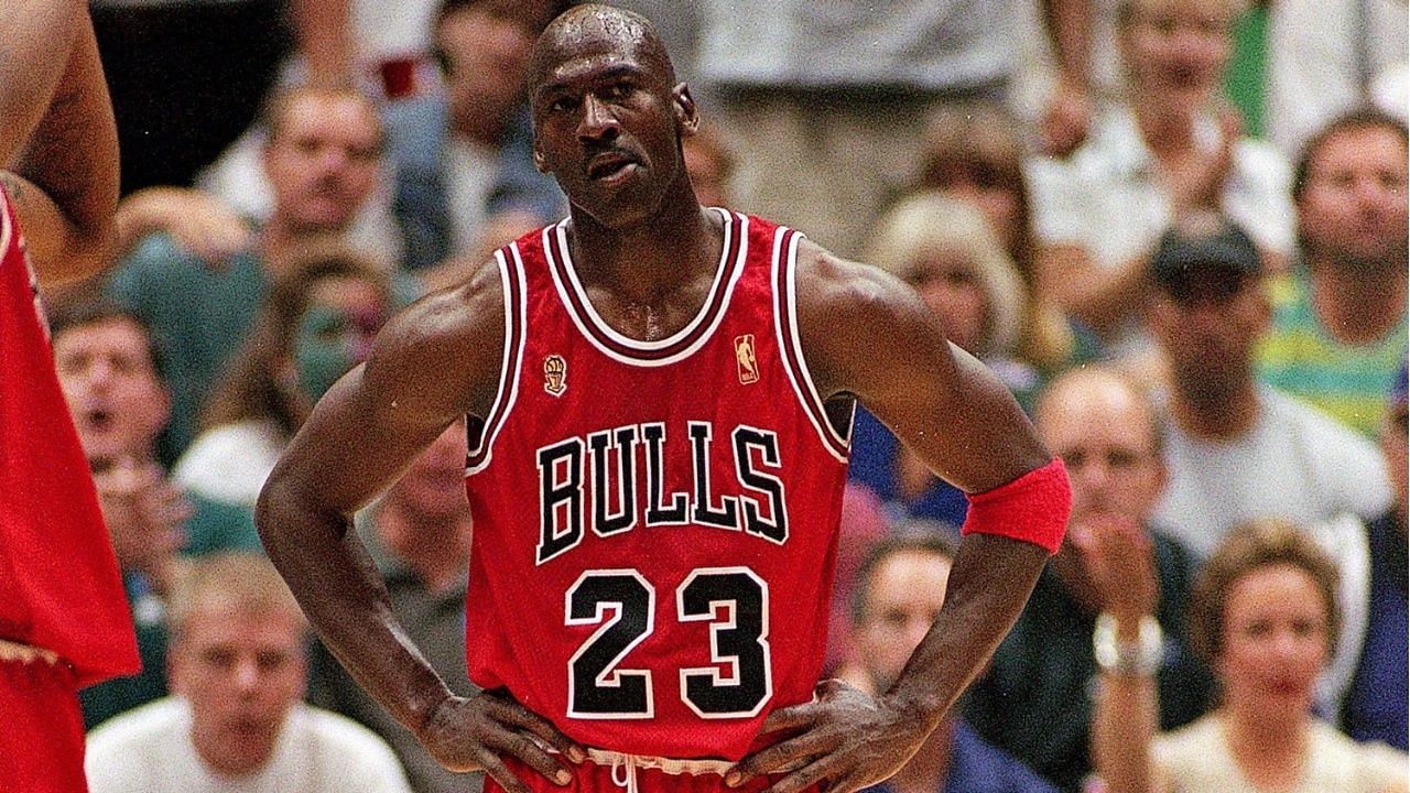 1994 NBA FINALS - JORDAN vs HAKEEM - GAME 1 - Chicago Bulls vs