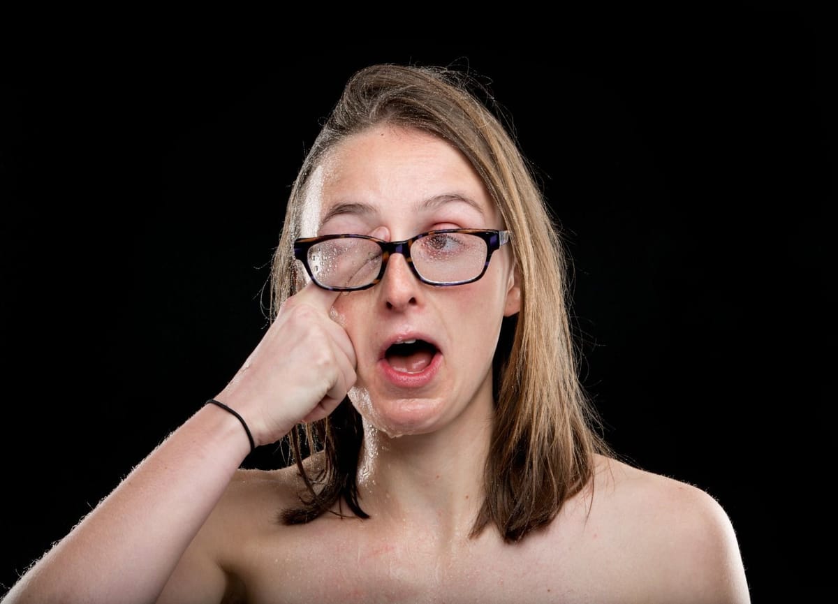 Here’s How You Can Get Rid of Crusty Eyes in the Morning